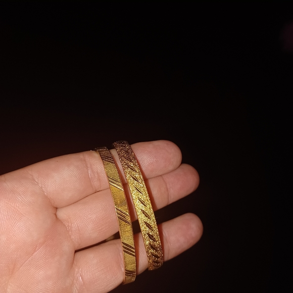 Two gold toned diamond cut MONET bangles - Picture 2 of 4